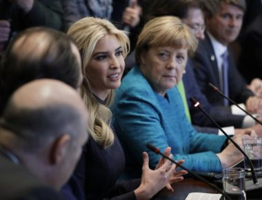 «Ντεμπούτο» για την Ιβάνκα Τραμπ στην Γερμανία - Παρούσα σε φόρουμ με Ά. Μέρκελ και Κρ. Λαγκάρντ (φωτό)